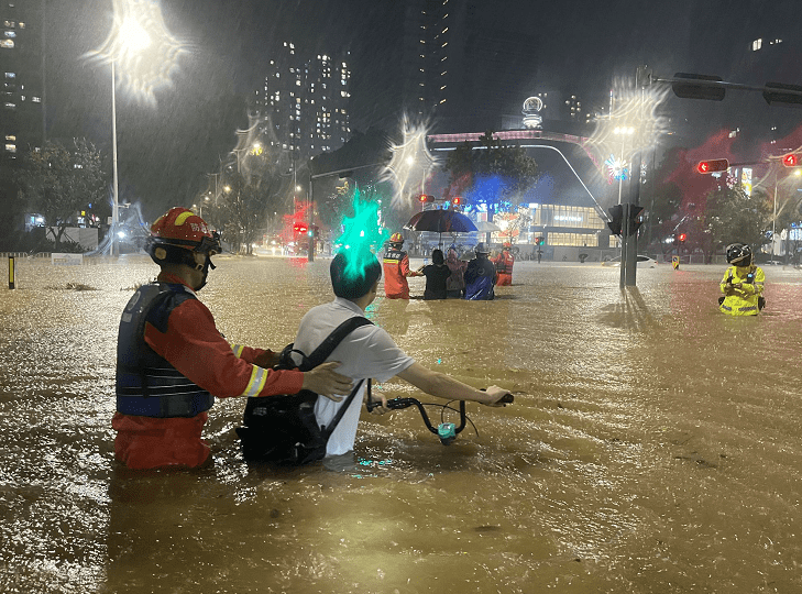 直击深圳暴雨：四项记录打破1952年以来极值 三大原因导致极端特大暴雨